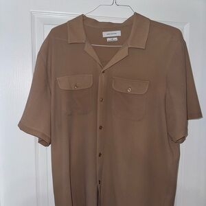 Urban Outfitters Men's Short Sleeve Button-Up Shirt Beige
Casual Size L